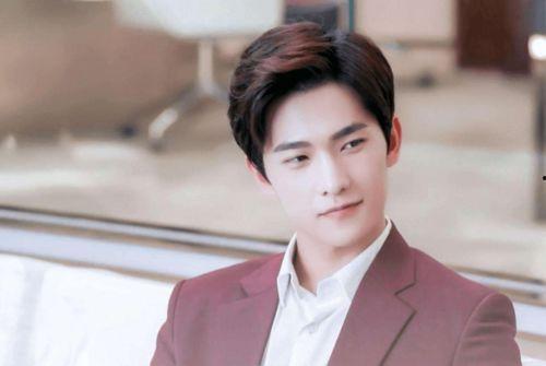 圈内人吃瓜杨洋视频完整版,娱乐圈幕后真相大曝光