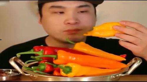 韩国胖哥吃蒲瓜视频,趣味横生引发网友热议