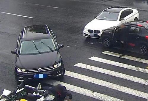 吃瓜视频车祸现场,吃瓜视频记录车祸现场，现场画面触目惊心